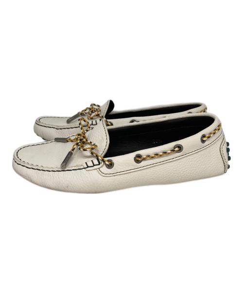 TOD'S（トッズ）TOD'S (トッズ) ドライビングシューズ ホワイト サイズ:37 1/2の古着・服飾アイテム