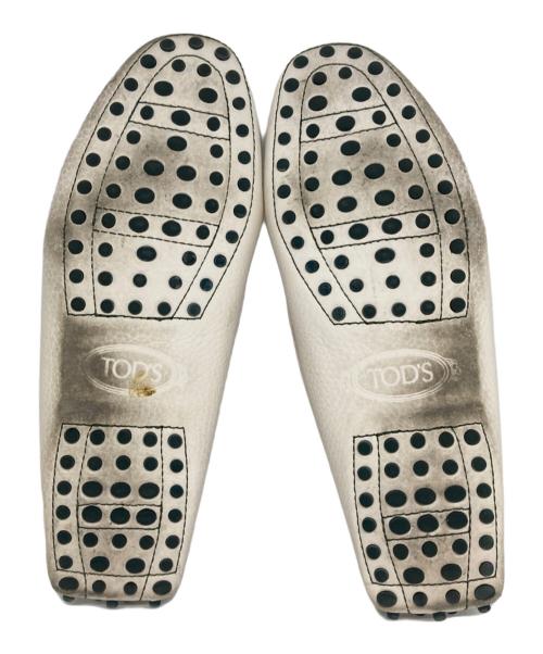 TOD'S（トッズ）TOD'S (トッズ) ドライビングシューズ ホワイト サイズ:37 1/2の古着・服飾アイテム