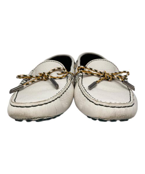 TOD'S（トッズ）TOD'S (トッズ) ドライビングシューズ ホワイト サイズ:37 1/2の古着・服飾アイテム