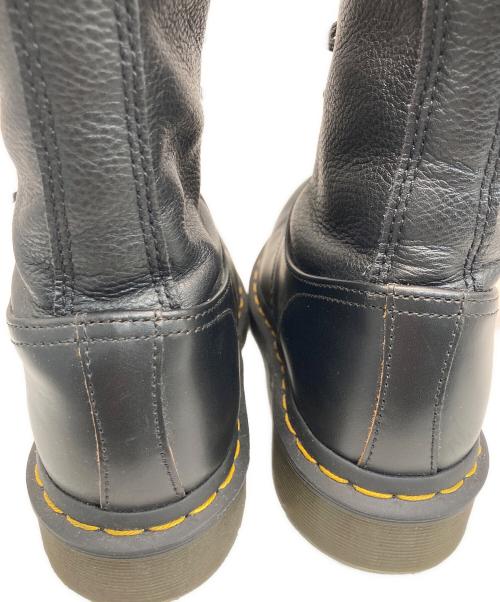 Dr.Martens（ドクターマーチン）Dr.Martens (ドクターマーチン) MM6 Maison Margiela (エムエムシックスメゾンマルジェラ) 1490 TWIST MM6 10 ホール ブーツ ブラック サイズ:UK5の古着・服飾アイテム
