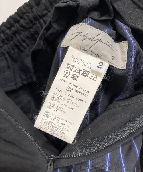 Yohji Yamamoto pour homme（ヨウジヤマモト プールオム）Yohji Yamamoto pour homme (ヨウジヤマモト プールオム) ストライプキュプラ イージー クロップド ラップパンツ ブラック サイズ:2の古着・服飾アイテム