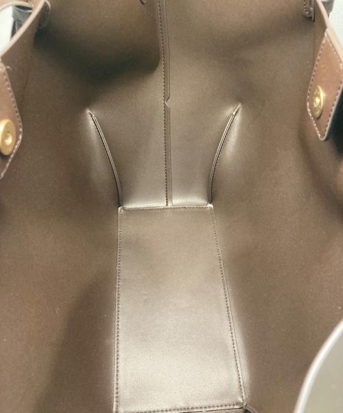 CHARLES & KEITH（チャールズアンドキース）CHARLES & KEITH (チャールズアンドキース) Calla カルラ ラージュトートバッグ ブラウンの古着・服飾アイテム