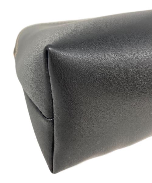 CHARLES & KEITH（チャールズアンドキース）CHARLES & KEITH (チャールズアンドキース) Lyla ライラチューブラートートバッグ（XL） ブラックの古着・服飾アイテム
