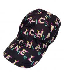 CHANEL（シャネル）の古着「マルチカラーロゴキャップ」｜ブラック