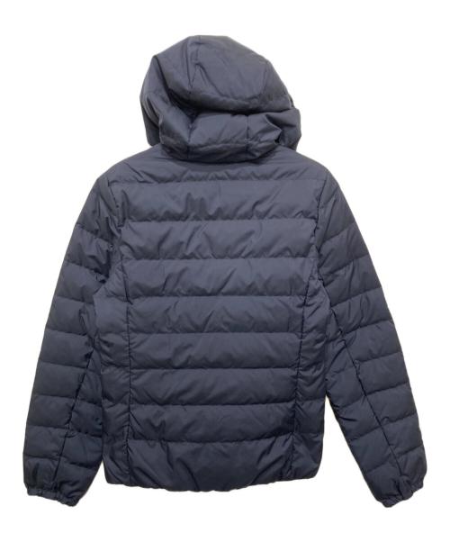 BLUE LABEL CRESTBRIDGE（ブルーレーベルクレストブリッジ）BLUE LABEL CRESTBRIDGE (ブルーレーベルクレストブリッジ) リバーシブルダウンジャケット ネイビー サイズ:40の古着・服飾アイテム