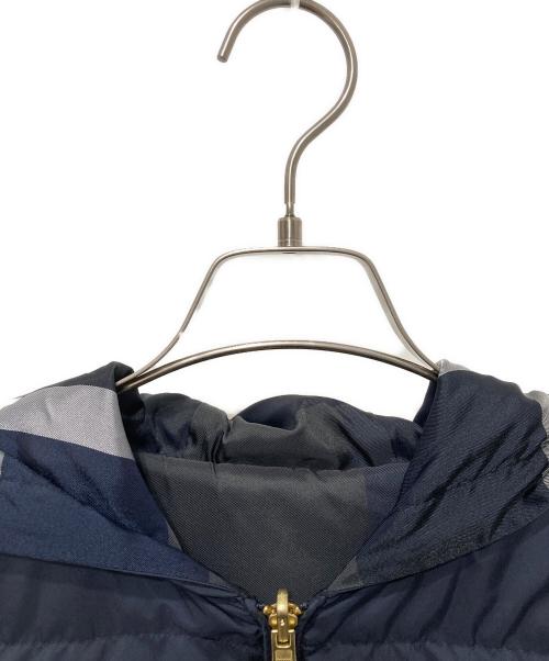 BLUE LABEL CRESTBRIDGE（ブルーレーベルクレストブリッジ）BLUE LABEL CRESTBRIDGE (ブルーレーベルクレストブリッジ) リバーシブルダウンジャケット ネイビー サイズ:40の古着・服飾アイテム