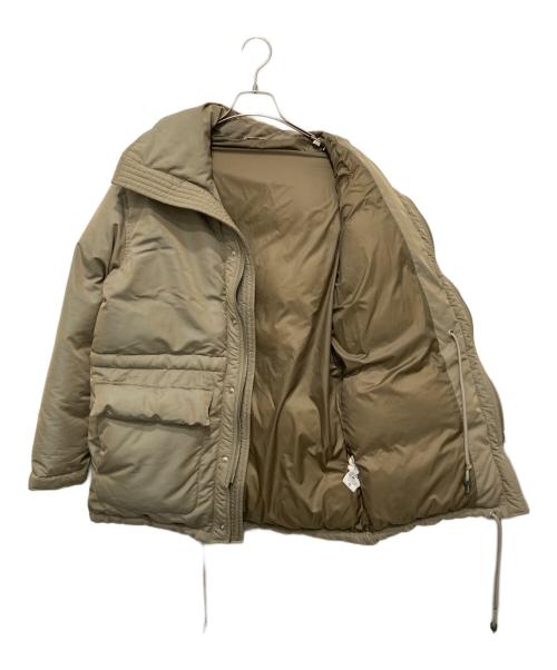 AURALEE（オーラリー）AURALEE (オーラリー) FINX POLYESTER CHAMBRAY DOWN COAT ベージュの古着・服飾アイテム