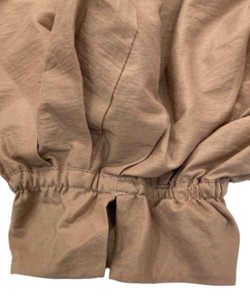 AK+1（エーケーワン）AK+1 (エーケーワン) スタンドカラー ジップ ワンピース　64-26-2595-632 ベージュ サイズ:38の古着・服飾アイテム