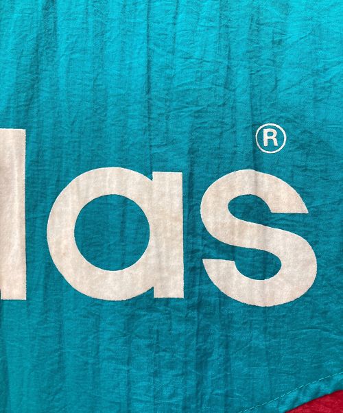 adidas（アディダス）adidas (アディダス) 中綿コート レッド×グリーン サイズ:Lの古着・服飾アイテム