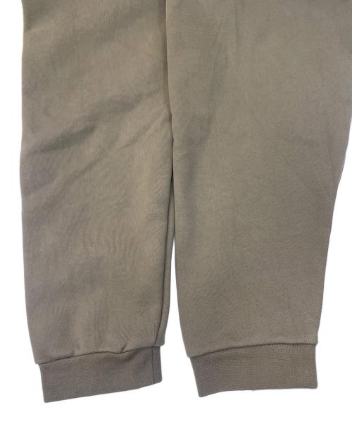 FOG ESSENTIALS（フィアオブゴッド エッセンシャル）FOG ESSENTIALS (フィアオブゴッド エッセンシャル) アーチロゴプリントフーディー ベージュ サイズ:XLの古着・服飾アイテム