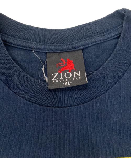 ZION（ザイオン）ZION (ザイオン) プリントTシャツ ネイビー サイズ:XLの古着・服飾アイテム