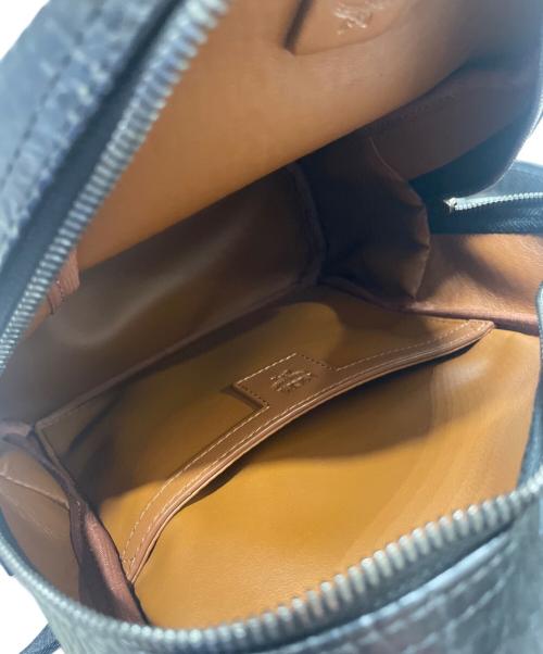 MCM（エムシーエム）MCM (エムシーエム) スタークヴィセトススタッズバックパック ブラックの古着・服飾アイテム