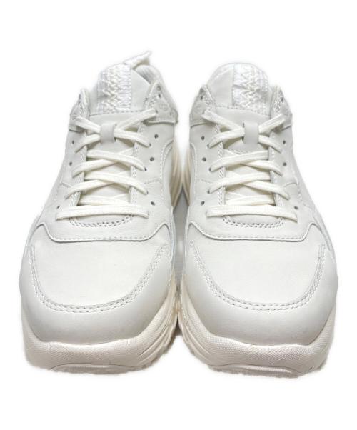 UGG（アグ）UGG (アグ) CA805 WHITE NUBUCK ホワイト サイズ:27.5の古着・服飾アイテム