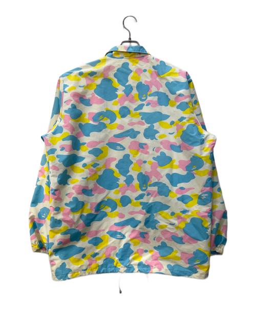 BAPE BY A BATHING APE（ベイプバイアベイシングエイプ）BAPE BY A BATHING APE (ベイプバイアベイシングエイプ) マルチカモコーチジャケット イエロー×スカイブルー サイズ:XLの古着・服飾アイテム