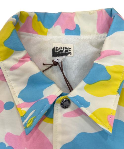 BAPE BY A BATHING APE（ベイプバイアベイシングエイプ）BAPE BY A BATHING APE (ベイプバイアベイシングエイプ) マルチカモコーチジャケット イエロー×スカイブルー サイズ:XLの古着・服飾アイテム