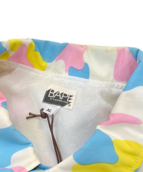 BAPE BY A BATHING APE（ベイプバイアベイシングエイプ）BAPE BY A BATHING APE (ベイプバイアベイシングエイプ) マルチカモコーチジャケット イエロー×スカイブルー サイズ:XLの古着・服飾アイテム