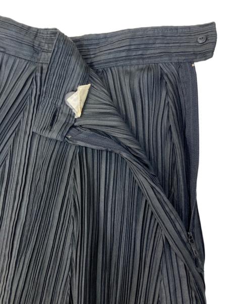ISSEY MIYAKE（イッセイミヤケ）ISSEY MIYAKE (イッセイミヤケ) プリーツスカート ブラック サイズ:Ｍ　の古着・服飾アイテム