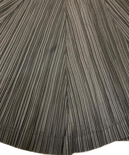 ISSEY MIYAKE（イッセイミヤケ）ISSEY MIYAKE (イッセイミヤケ) プリーツスカート ブラック サイズ:Ｍ　の古着・服飾アイテム