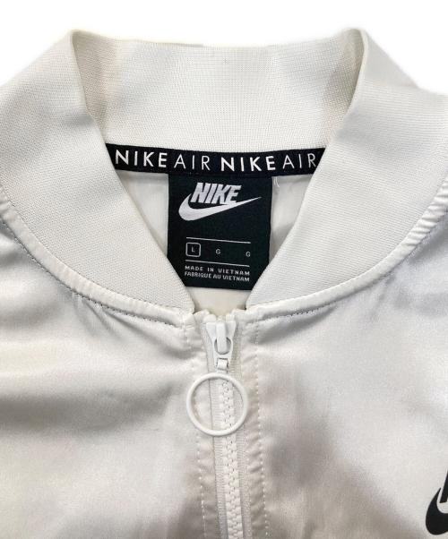 NIKE（ナイキ）NIKE (ナイキ) クロップドナイロンジャケット ホワイト サイズ:Lの古着・服飾アイテム