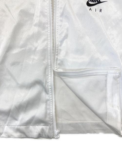 NIKE（ナイキ）NIKE (ナイキ) クロップドナイロンジャケット ホワイト サイズ:Lの古着・服飾アイテム