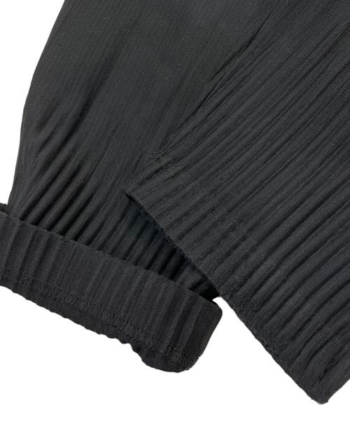 HOMME PLISSE ISSEY MIYAKE（オム プリッセ イッセイ ミヤケ）HOMME PLISSE ISSEY MIYAKE (オムプリッセ イッセイ ミヤケ) プリーツパンツ ブラック サイズ:1の古着・服飾アイテム
