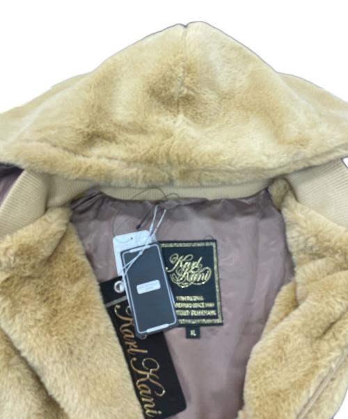 KARL KANI（カールカナイ）KARL KANI (カールカナイ) フーデッドファージャケット ベージュ サイズ:XL 未使用品の古着・服飾アイテム