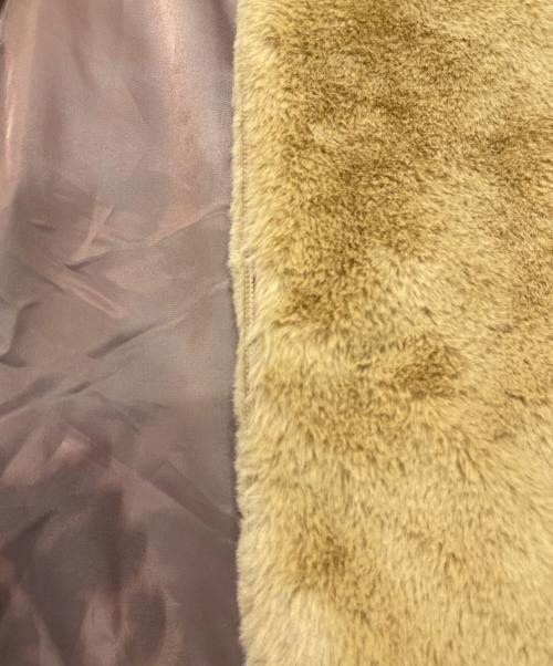 KARL KANI（カールカナイ）KARL KANI (カールカナイ) フーデッドファージャケット ベージュ サイズ:XL 未使用品の古着・服飾アイテム