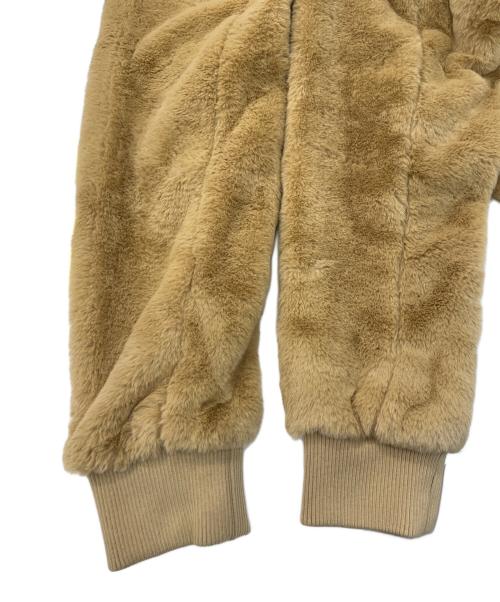 KARL KANI（カールカナイ）KARL KANI (カールカナイ) フーデッドファージャケット ベージュ サイズ:XL 未使用品の古着・服飾アイテム