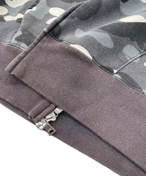 A BATHING APE（ア ベイシング エイプ）A BATHING APE (ア ベイシング エイプ) CITY CAMO SHARK FULL ZIP HOODIE ブラック サイズ:Mの古着・服飾アイテム