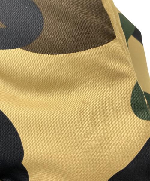 A BATHING APE（ア ベイシング エイプ）A BATHING APE (ア ベイシング エイプ) ユーティリティカモフラダウンベスト カーキ サイズ:Mの古着・服飾アイテム