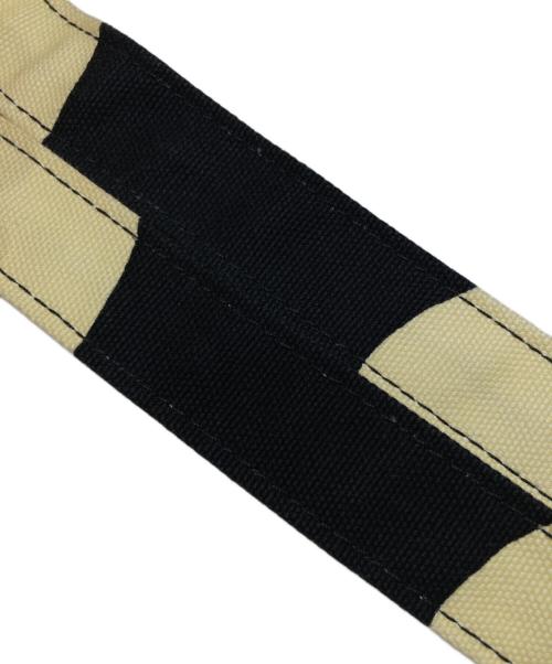 marimekko（マリメッコ）marimekko (マリメッコ) Peruskassi Juhla Unikko ブラック×イエローの古着・服飾アイテム