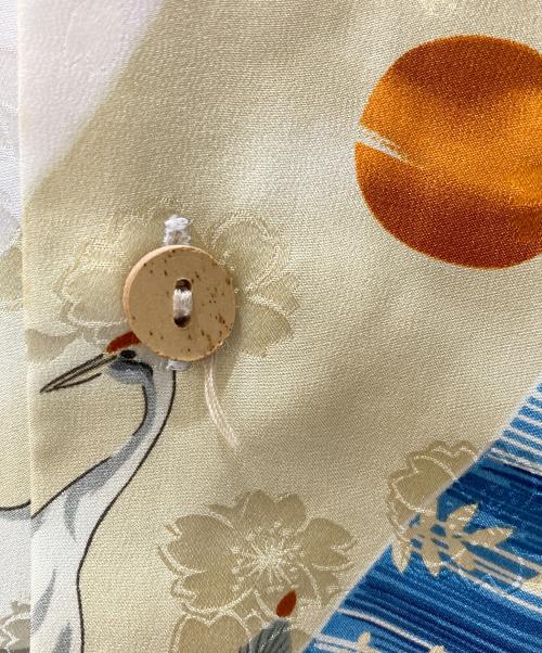 MAKANA LEI（マカナレイ）MAKANA LEI (マカナレイ) 和柄シルクシャツ ベージュ サイズ:Lの古着・服飾アイテム