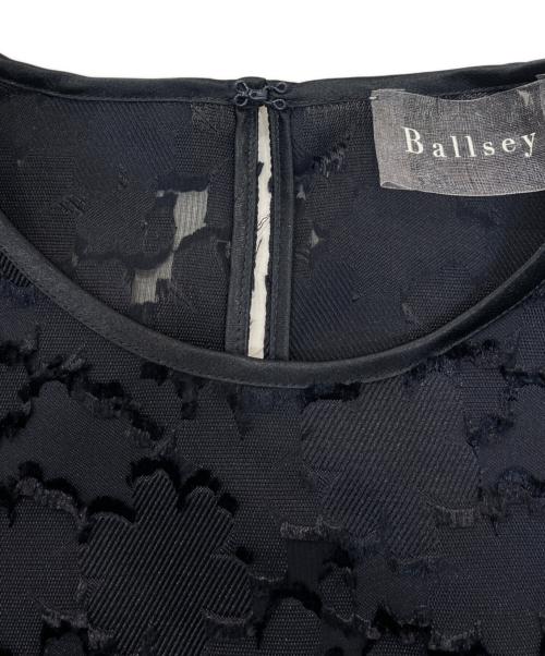 BALLSEY（ボールジィ）BALLSEY (ボールジィ) マーガレットカットジャカード ウエストギャザーブラウス ブラック サイズ:36の古着・服飾アイテム