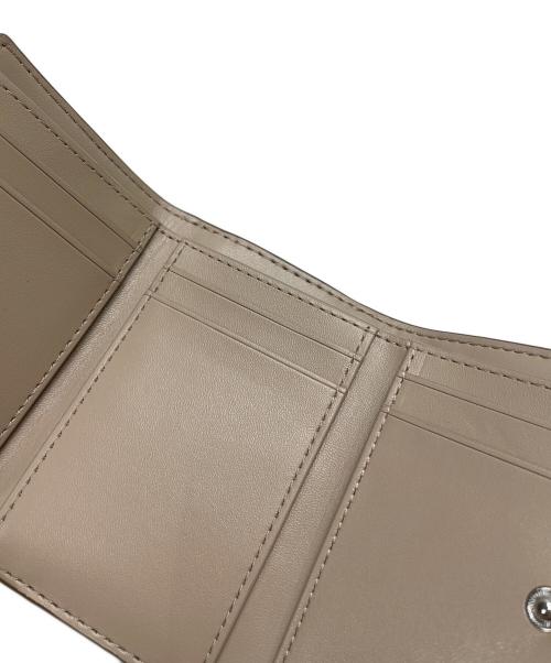 MARC JACOBS（マークジェイコブス）MARC JACOBS (マークジェイコブス) ザ レザー カバード Jマーク 三つ折り ウォレットの古着・服飾アイテム