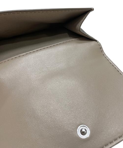 MARC JACOBS（マークジェイコブス）MARC JACOBS (マークジェイコブス) ザ レザー カバード Jマーク 三つ折り ウォレットの古着・服飾アイテム