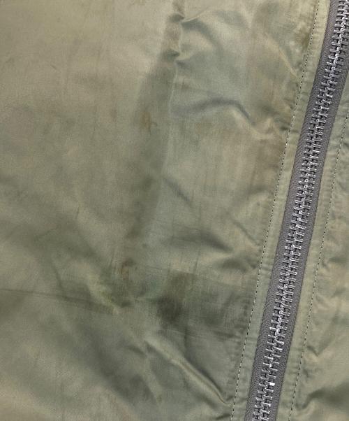 stussy（ステューシー）stussy (ステューシー) ALPHA (アルファ) FRAGMENT DESIGN (フラグメントデザイン) フライトジャケット カーキ サイズ:XXLの古着・服飾アイテム