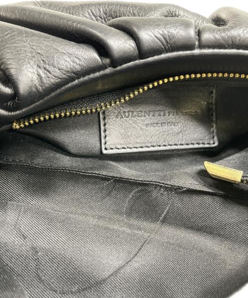AULENTTI（オウレンティ）AULENTTI (オウレンティ) ワンハンドル2WAYレザーバッグ ブラックの古着・服飾アイテム