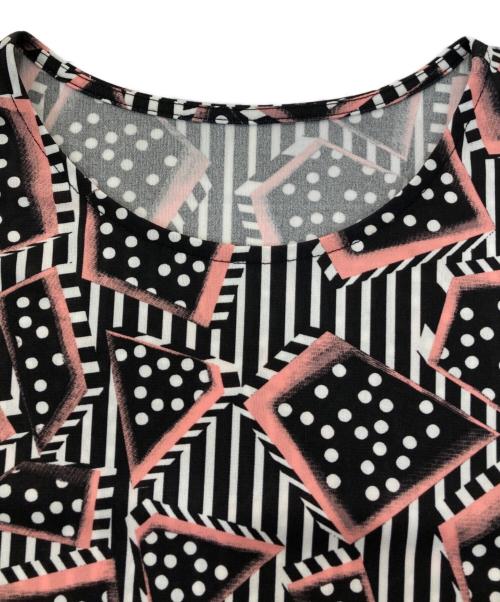 HIROKO BIS（ヒロコビス）HIROKO BIS (ヒロコビス) ジオメトリックプリントワンピース ブラック×ピンク サイズ:SIZE 9の古着・服飾アイテム