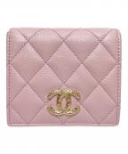 CHANELシャネル）の古着「キャビアスキンマトラッセ2つ折り財布」｜ピンク
