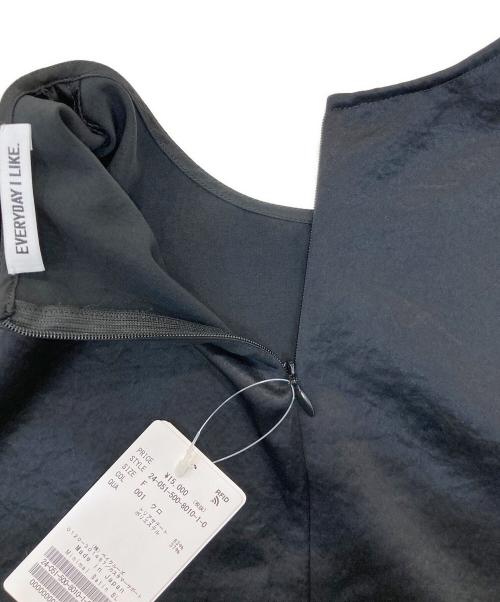 EVERYDAY I LIKE.（エヴリデイ アイ ライク）EVERYDAY I LIKE. (エヴリデイ アイ ライク) MINIMAL SATIN BL ブラック サイズ:F 未使用品の古着・服飾アイテム