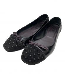 TOD'S（トッズ）の古着「スタッズフラットシューズ」｜ブラック