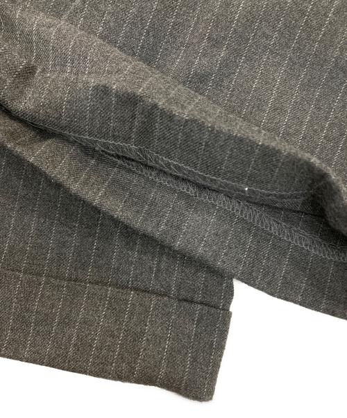 FARAH（ファーラー）FARAH (ファーラー) スリータックストライプワイドパンツ グレー サイズ:W32の古着・服飾アイテム
