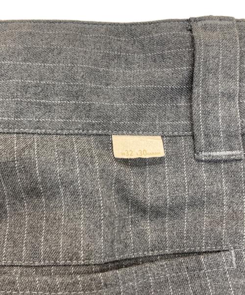 FARAH（ファーラー）FARAH (ファーラー) スリータックストライプワイドパンツ グレー サイズ:W32の古着・服飾アイテム
