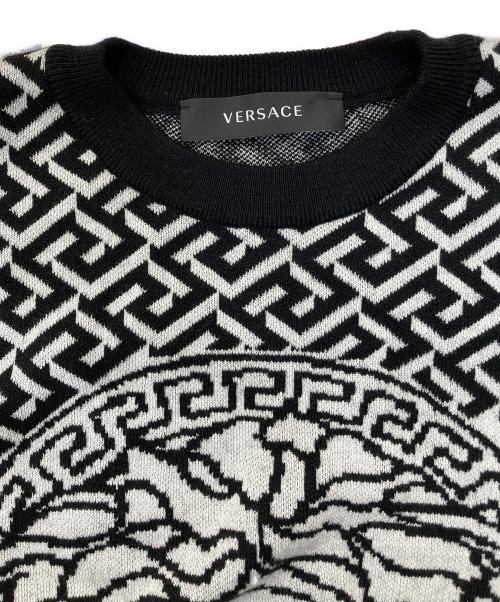 VERSACE（ヴェルサーチェ）VERSACE (ヴェルサーチェ) メデューサ柄ニット ブラック サイズ:SIZE 48の古着・服飾アイテム