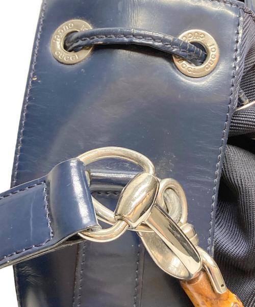 GUCCI（グッチ）GUCCI (グッチ) バンブーハンドル巾着ショルダーバッグ ネイビーの古着・服飾アイテム