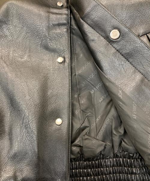 A FEW GOOD KIDS（アフューグッドキッズ）A FEW GOOD KIDS (アフューグッドキッズ) フェイクレザースタジャン ブラック サイズ:Mの古着・服飾アイテム