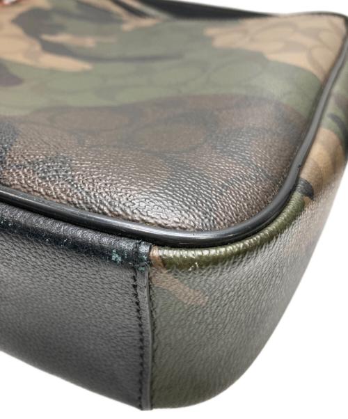 COACH（コーチ）COACH (コーチ) カモ柄ショルダーバッグ ベージュ―×グリーン×ブラックの古着・服飾アイテム