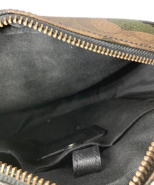 COACH（コーチ）COACH (コーチ) カモ柄ショルダーバッグ ベージュ―×グリーン×ブラックの古着・服飾アイテム