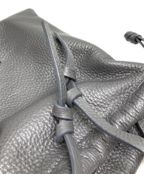 IACUCCI（イアクッチ）IACUCCI (イアクッチ) グラネッロ チャコールグレーの古着・服飾アイテム