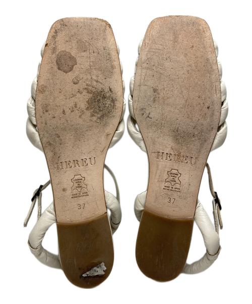 HEREU（ヘリュー）HEREU (ヘリュー) レザーサンダル ベージュ サイズ:37の古着・服飾アイテム